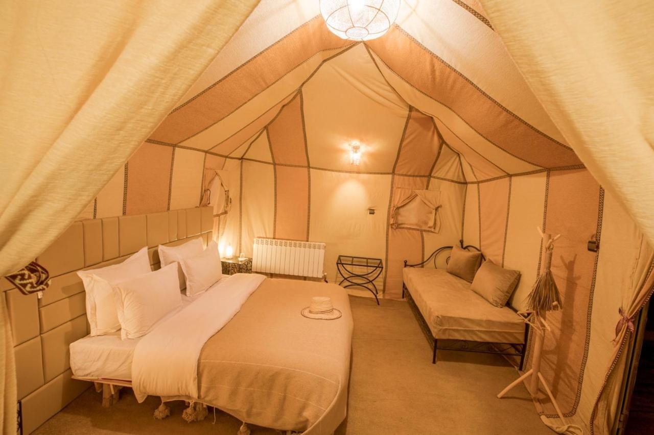 Erg Chebbi Camp Hotel เมอร์ซูกา ภายนอก รูปภาพ