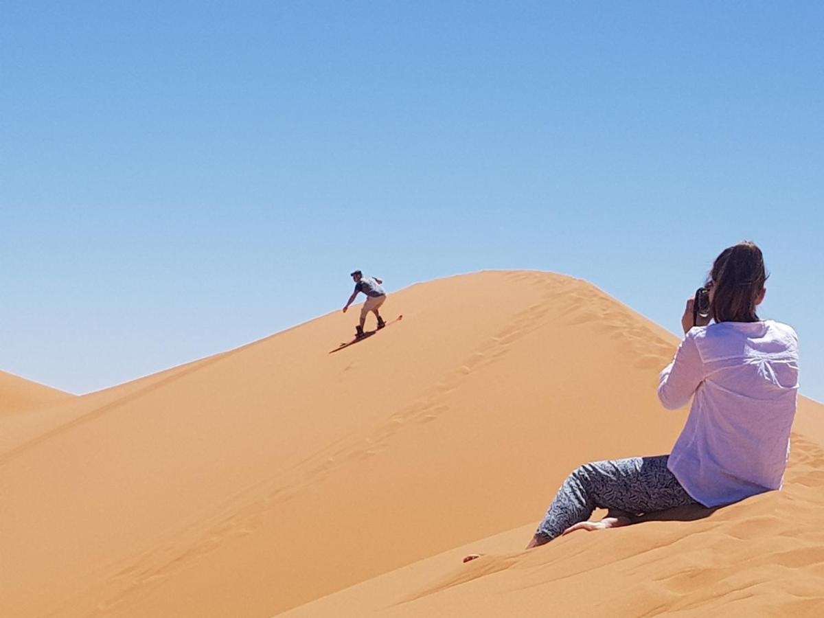 Erg Chebbi Camp Hotel เมอร์ซูกา ภายนอก รูปภาพ