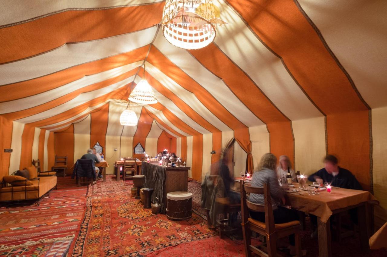 Erg Chebbi Camp Hotel เมอร์ซูกา ภายนอก รูปภาพ
