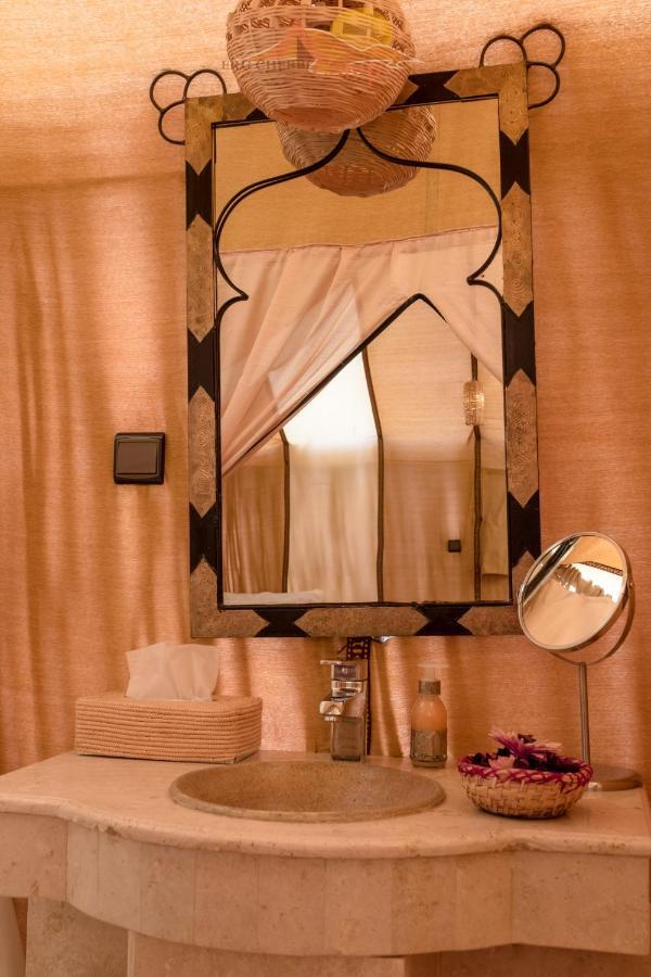 Erg Chebbi Camp Hotel เมอร์ซูกา ภายนอก รูปภาพ