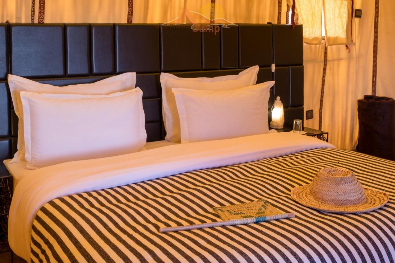 Erg Chebbi Camp Hotel เมอร์ซูกา ภายนอก รูปภาพ