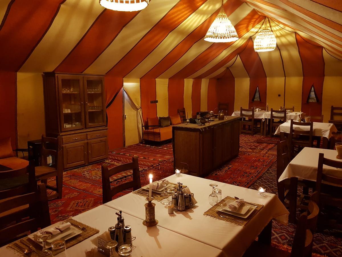 Erg Chebbi Camp Hotel เมอร์ซูกา ภายนอก รูปภาพ